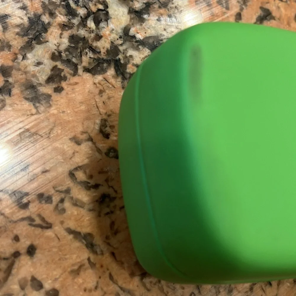 Ray-Ban Kid’s Green Glasses Case with Cloth Preloved
